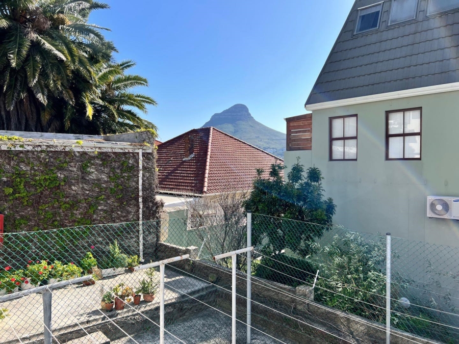 2 Bedroom Property for Sale in Vredehoek Western Cape